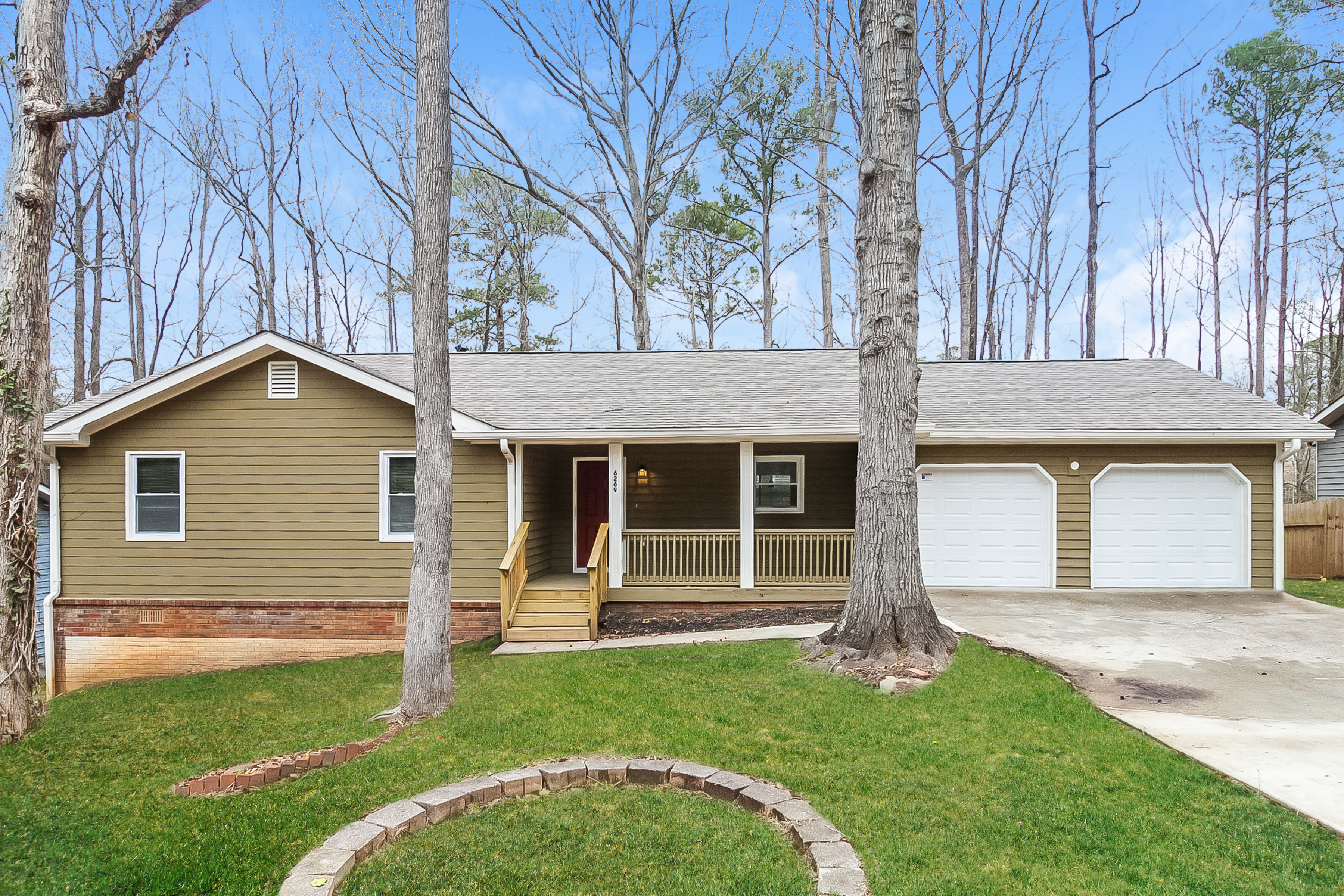 6269 Cathedral Ln Lithonia, GA 30038